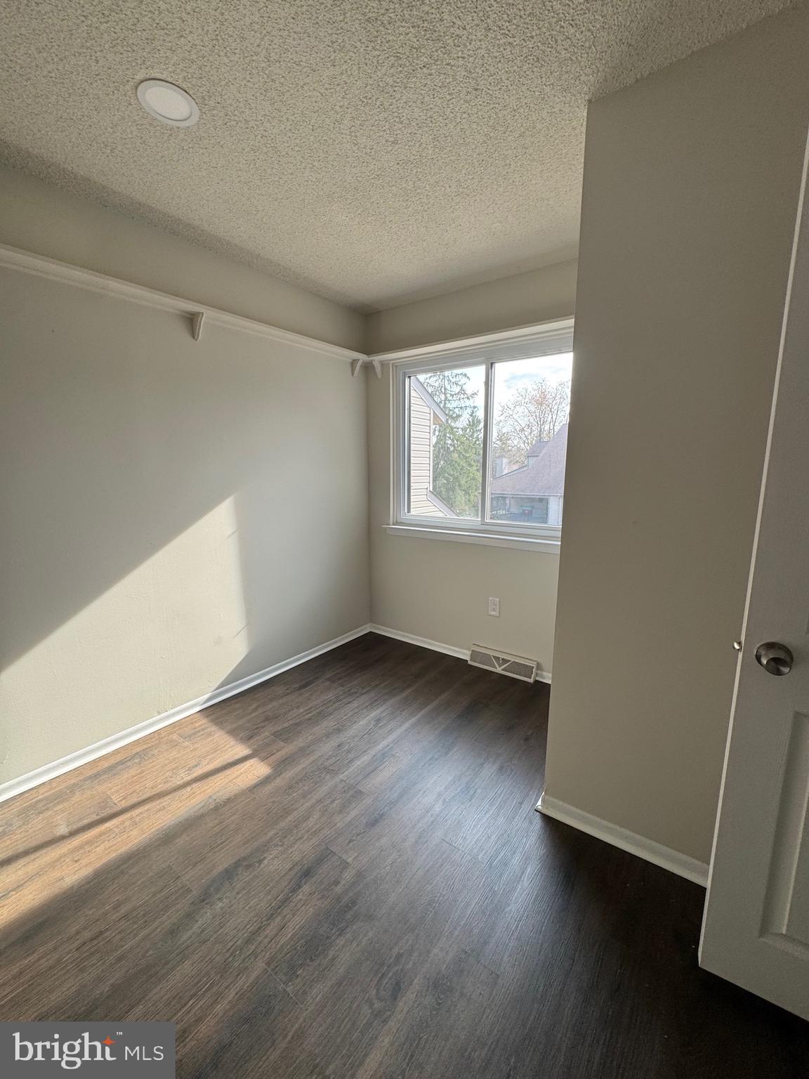 BIRCHWOOD - Residential Lease