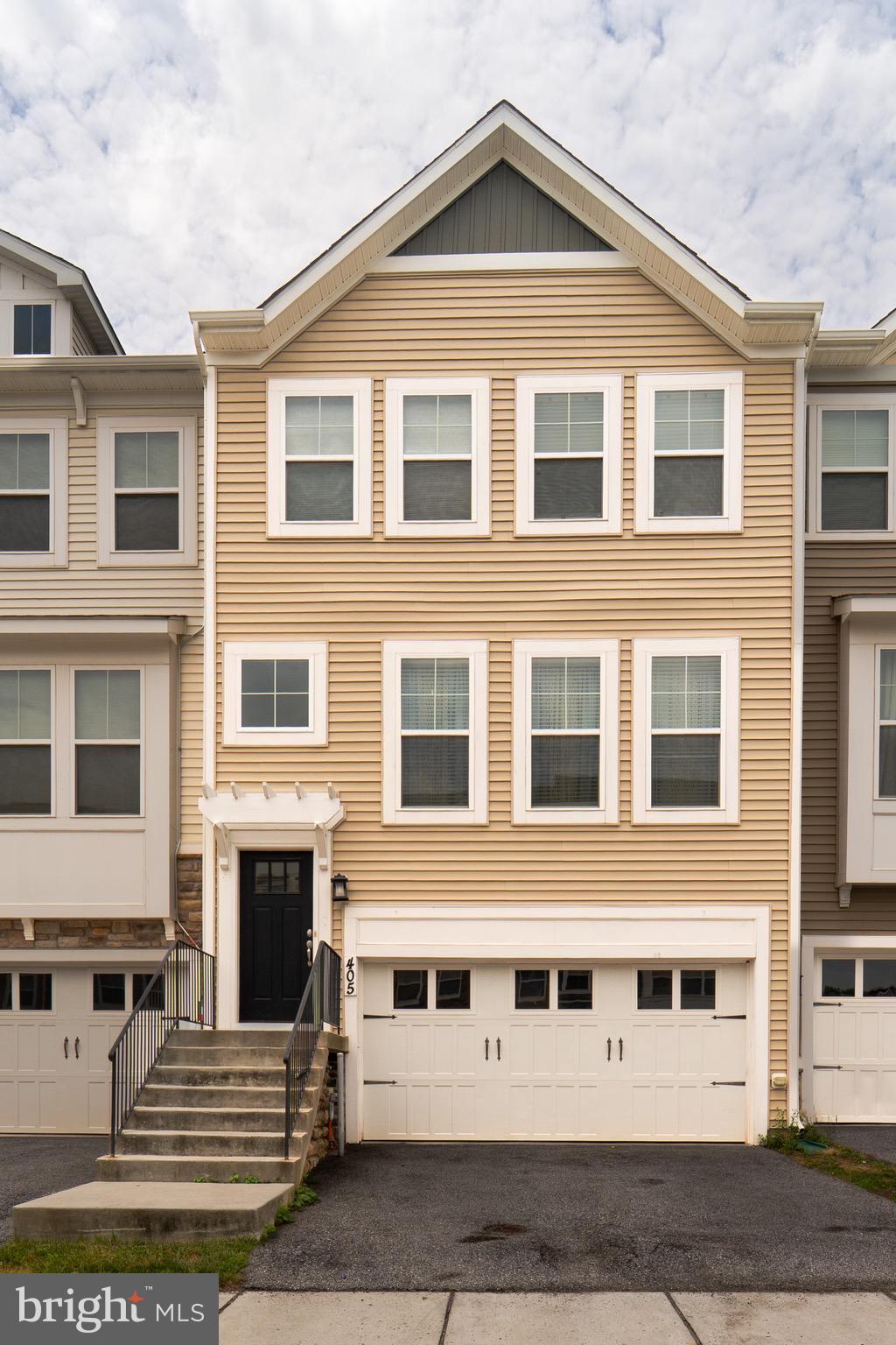 405 OCRACOKE WAY