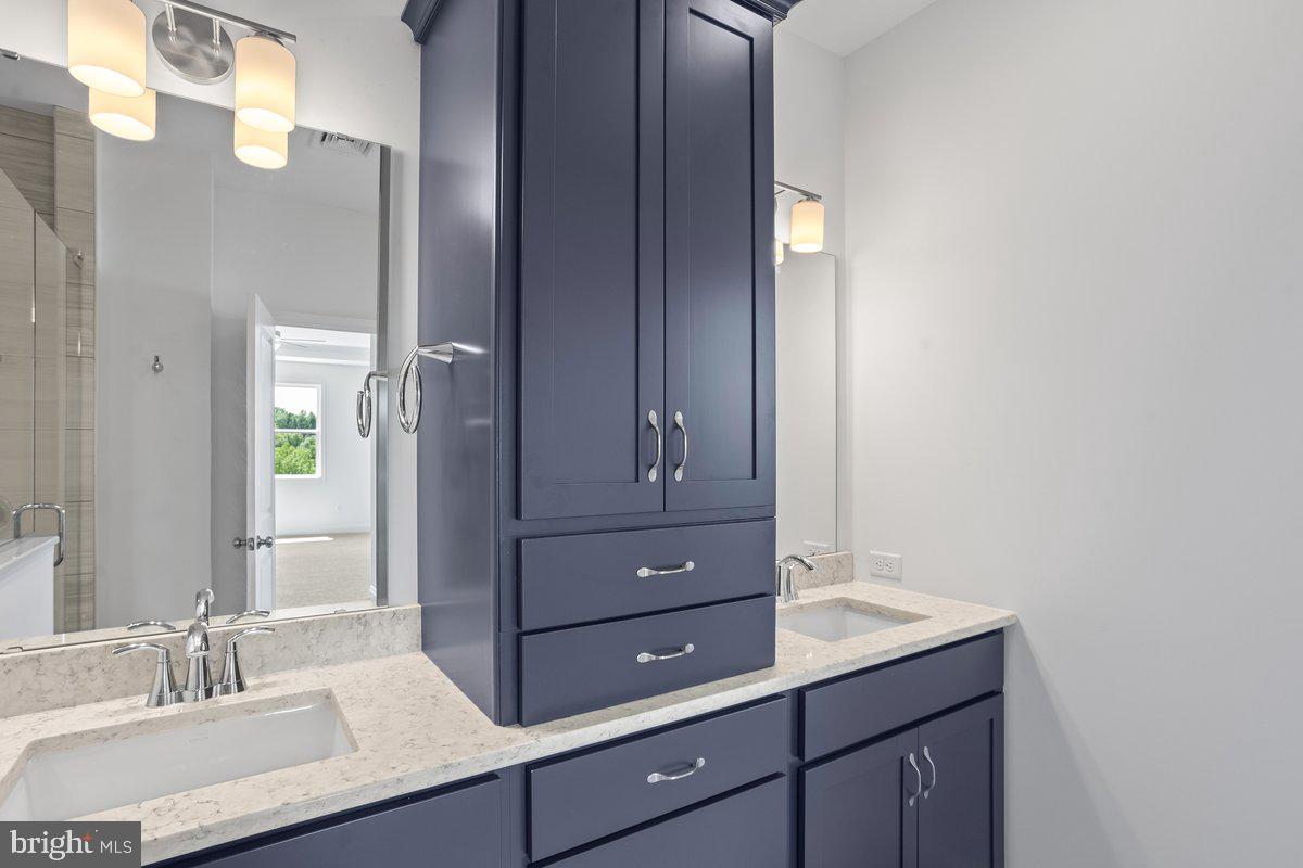 THE MEADOWS AT COLONIAL CLUB - Residential