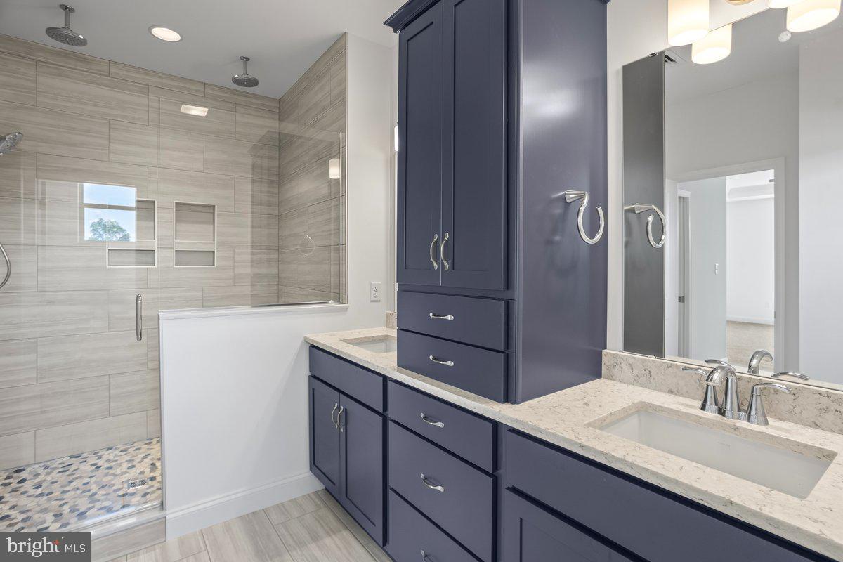 THE MEADOWS AT COLONIAL CLUB - Residential