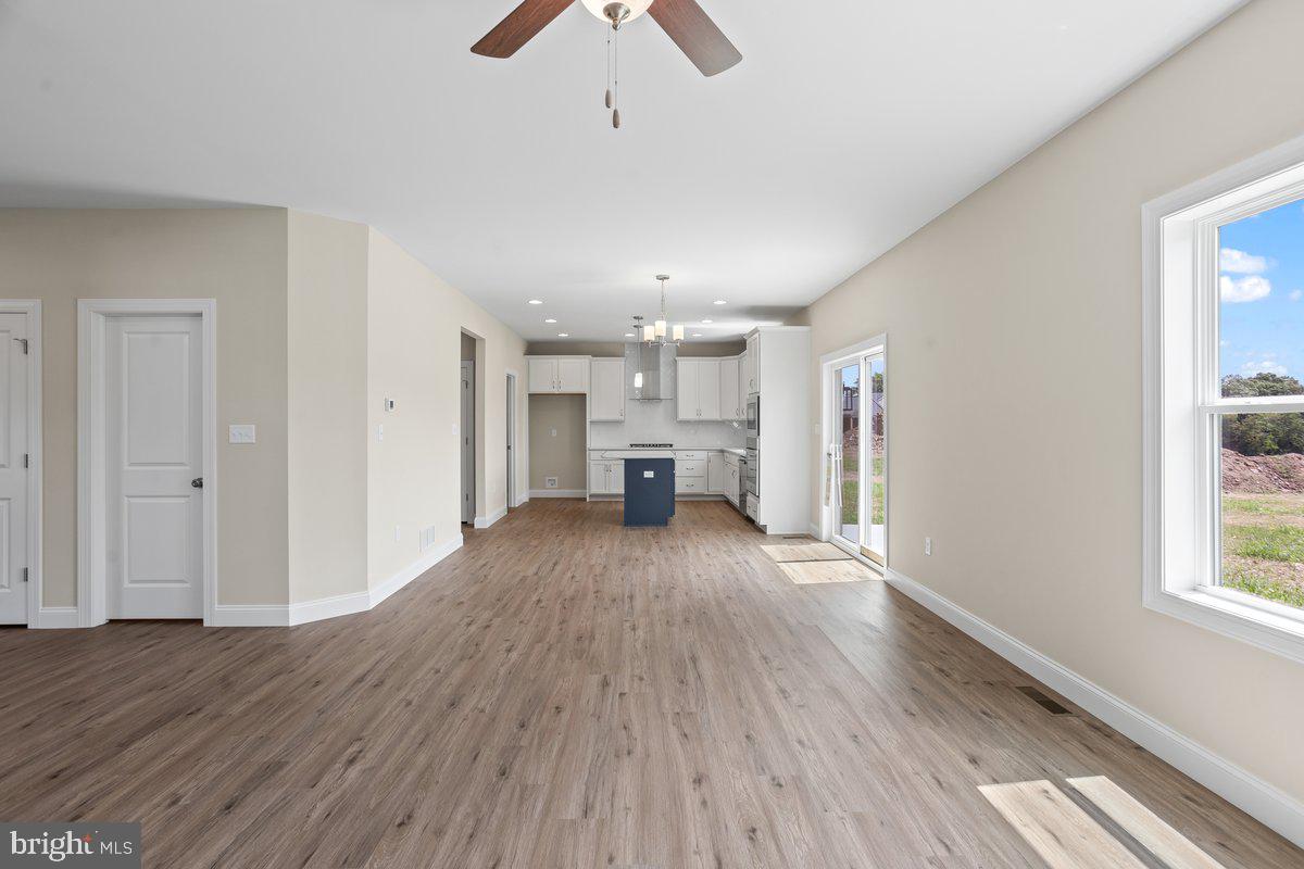 THE MEADOWS AT COLONIAL CLUB - Residential