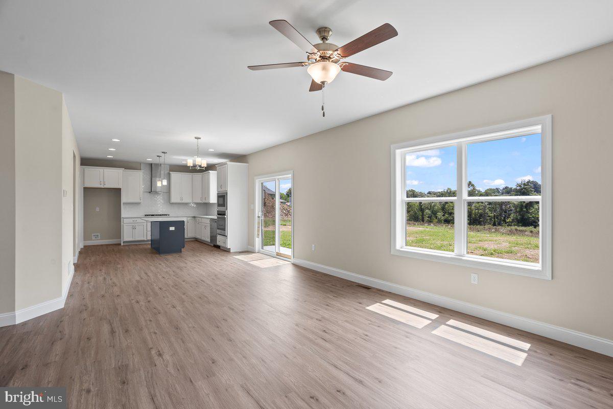 THE MEADOWS AT COLONIAL CLUB - Residential