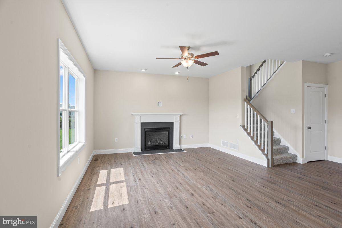 THE MEADOWS AT COLONIAL CLUB - Residential