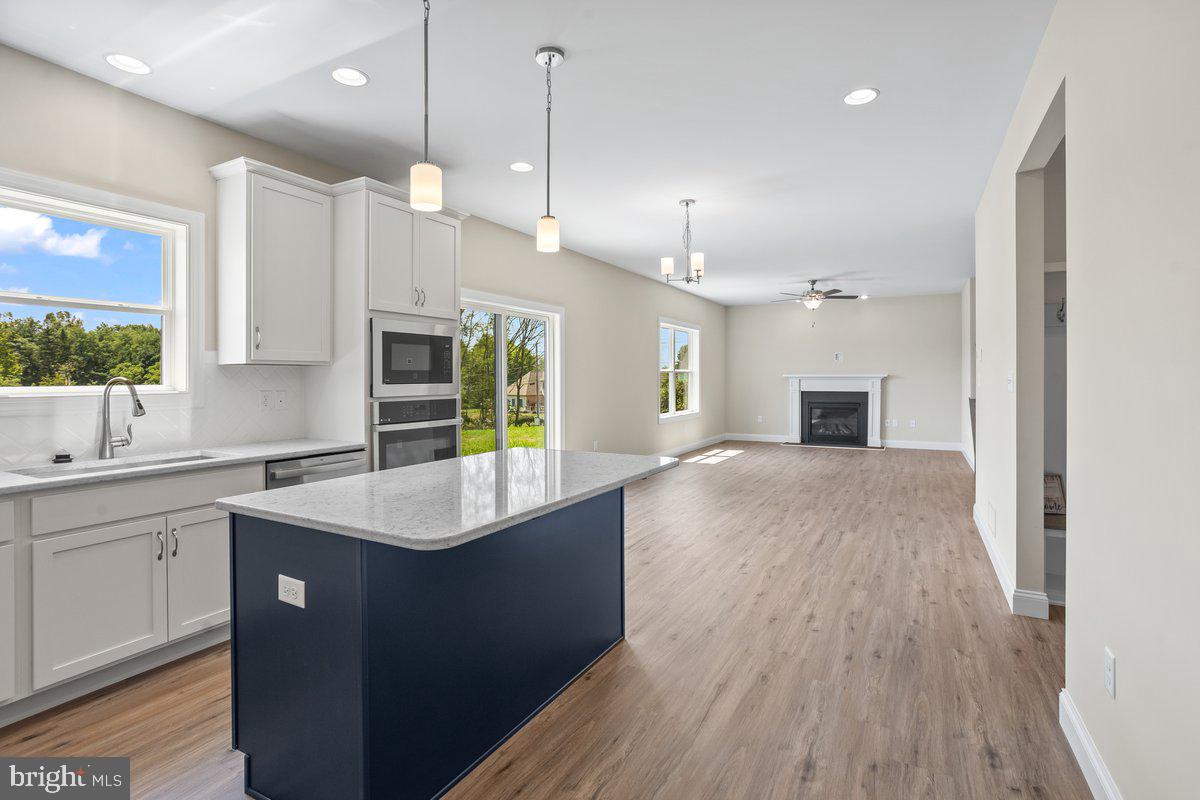 THE MEADOWS AT COLONIAL CLUB - Residential