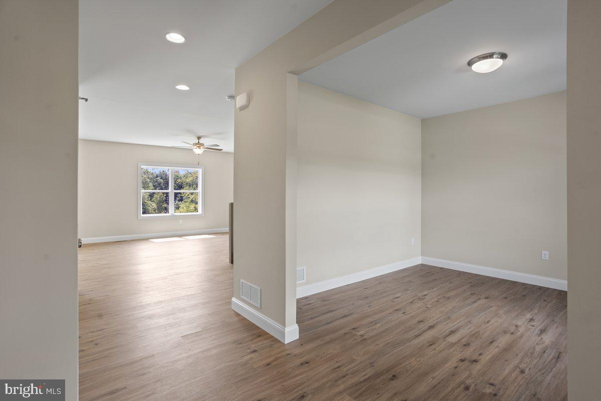 THE MEADOWS AT COLONIAL CLUB - Residential