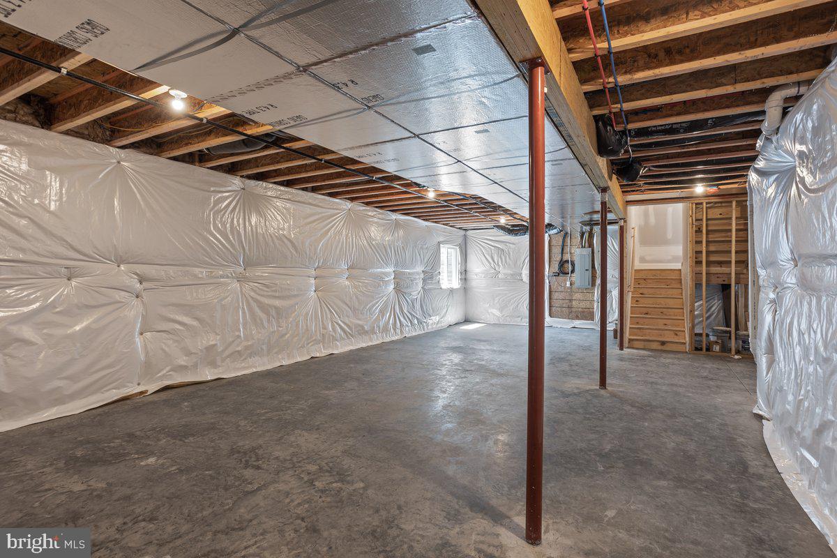 THE MEADOWS AT COLONIAL CLUB - Residential