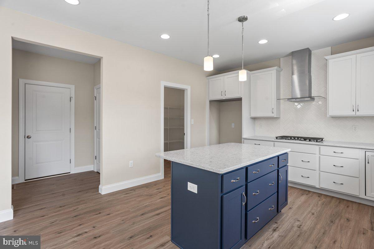 THE MEADOWS AT COLONIAL CLUB - Residential