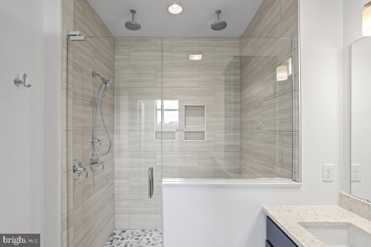 THE MEADOWS AT COLONIAL CLUB - Residential