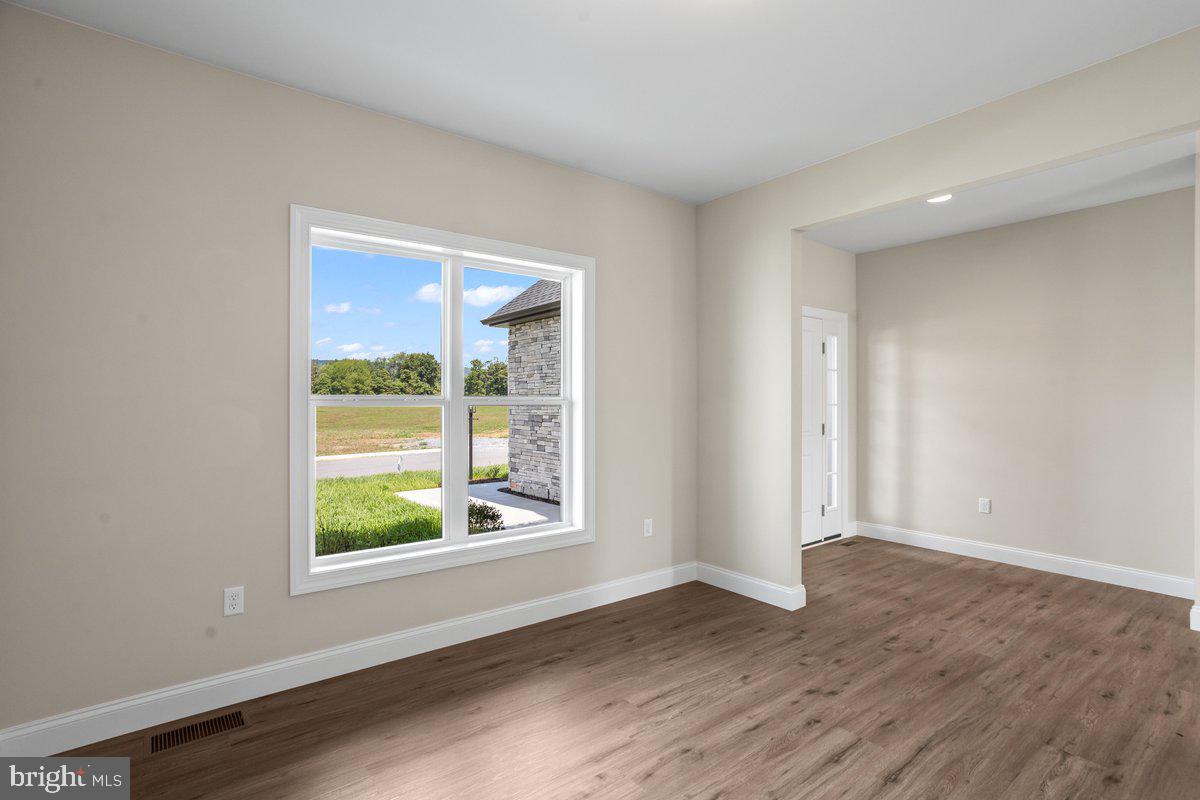 THE MEADOWS AT COLONIAL CLUB - Residential