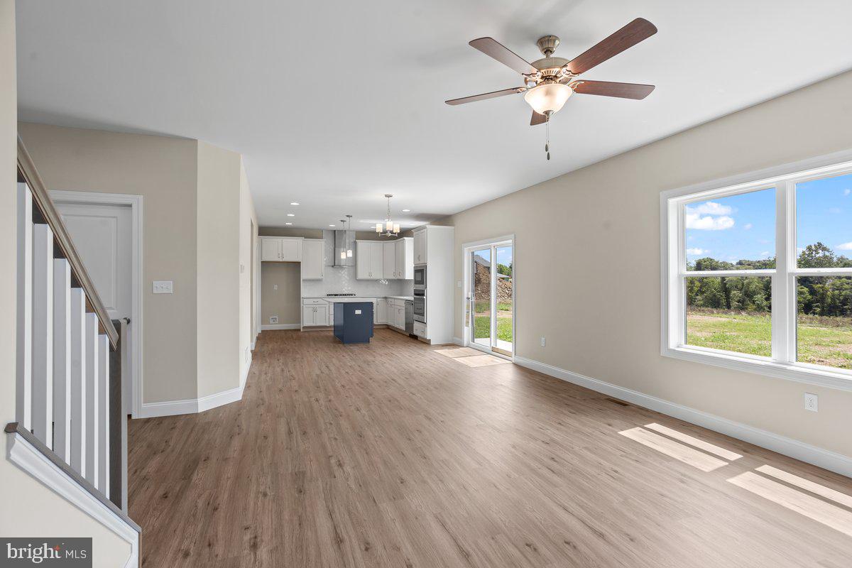 THE MEADOWS AT COLONIAL CLUB - Residential