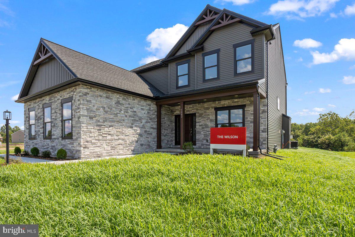 THE MEADOWS AT COLONIAL CLUB - Residential