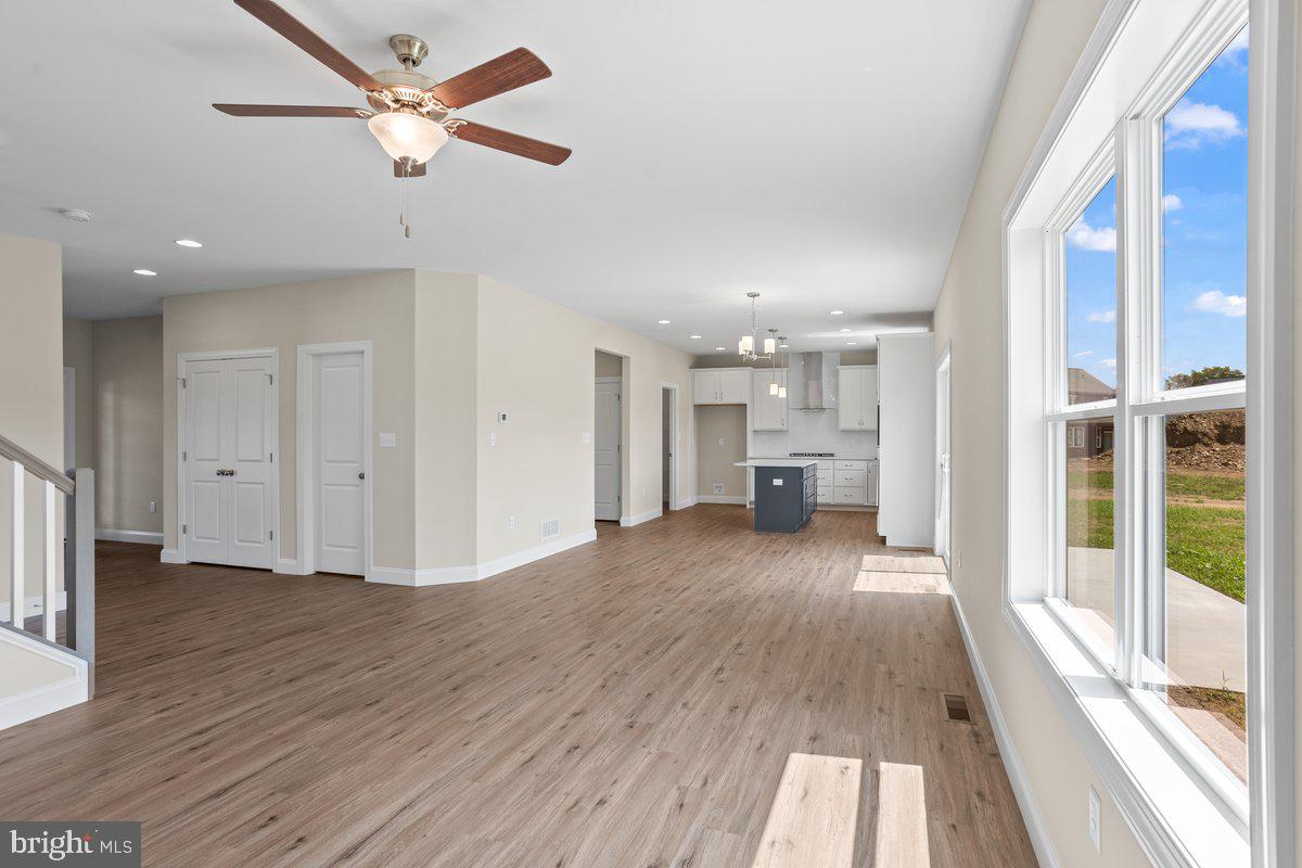 THE MEADOWS AT COLONIAL CLUB - Residential