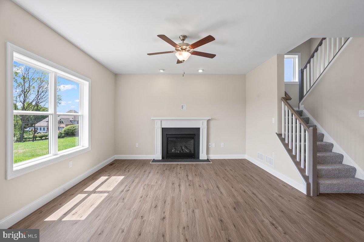 THE MEADOWS AT COLONIAL CLUB - Residential