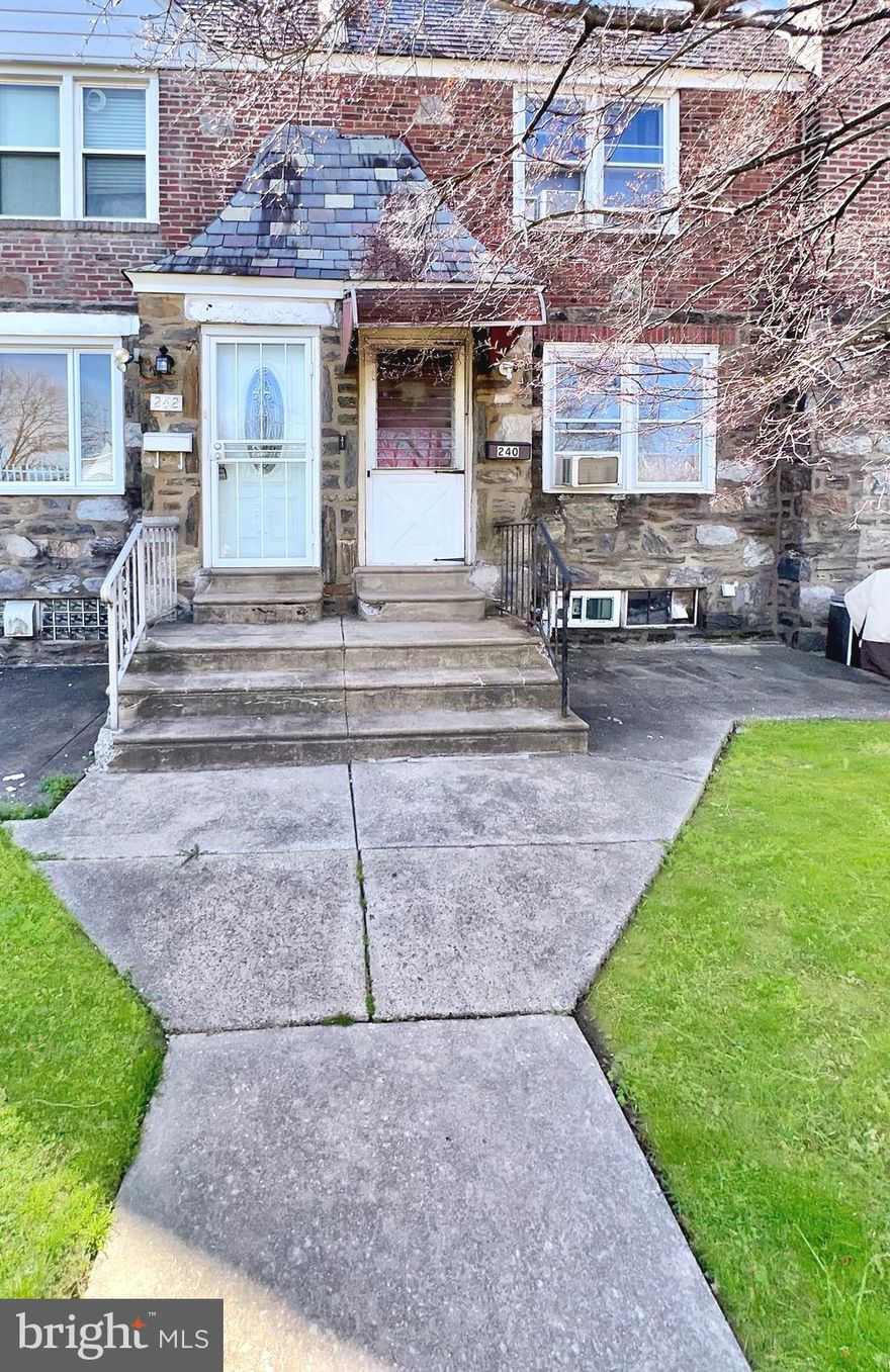 Welcome to your new home in the heart of Lansdowne! This charming property offers the perfect blend of comfort, convenience, and versatility. Boasting three bedrooms, one bathroom, a finished basement converted to an apartment, and a garage, this home is an ideal opportunity for homeownership or investment.
Spacious Living Areas: Step into a cozy living room, perfect for relaxation and entertaining guests. Natural light fills the space, creating a warm and inviting atmosphere.
Functional Kitchen: The kitchen features ample cabinet space, modern appliances, and a convenient layout, making meal preparation a breeze.
On the second level there is three well-appointed bedrooms, each providing comfort and privacy for restful nights. A updated bathroom ensures comfort and convenience for you and your guests.
Basement Apartment: The fully finished basement includes a separate apartment, complete with its kitchen, bathroom, and living space and two rooms. 
It is ideal for guests, extended family, or rental income.
There is an attached garage and convenient driveway parking. 
Outdoor Space: Enjoy outdoor gatherings and activities in the spacious front yard, perfect for summer barbecues and relaxation. 
Prime Location: Situated in the vibrant community of Lansdowne, residents enjoy easy access to local shops, restaurants, parks, and public transportation options.
Don't miss this fantastic opportunity to own a versatile property in Lansdowne! Schedule your private showing today and make this house your new home.