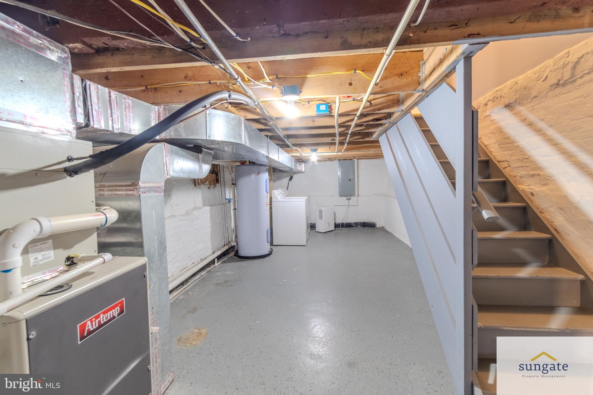 MCELDERRY PARK - Residential Lease