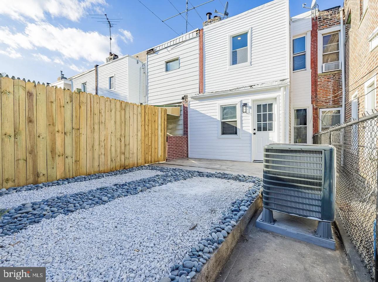 PORT RICHMOND - Residential