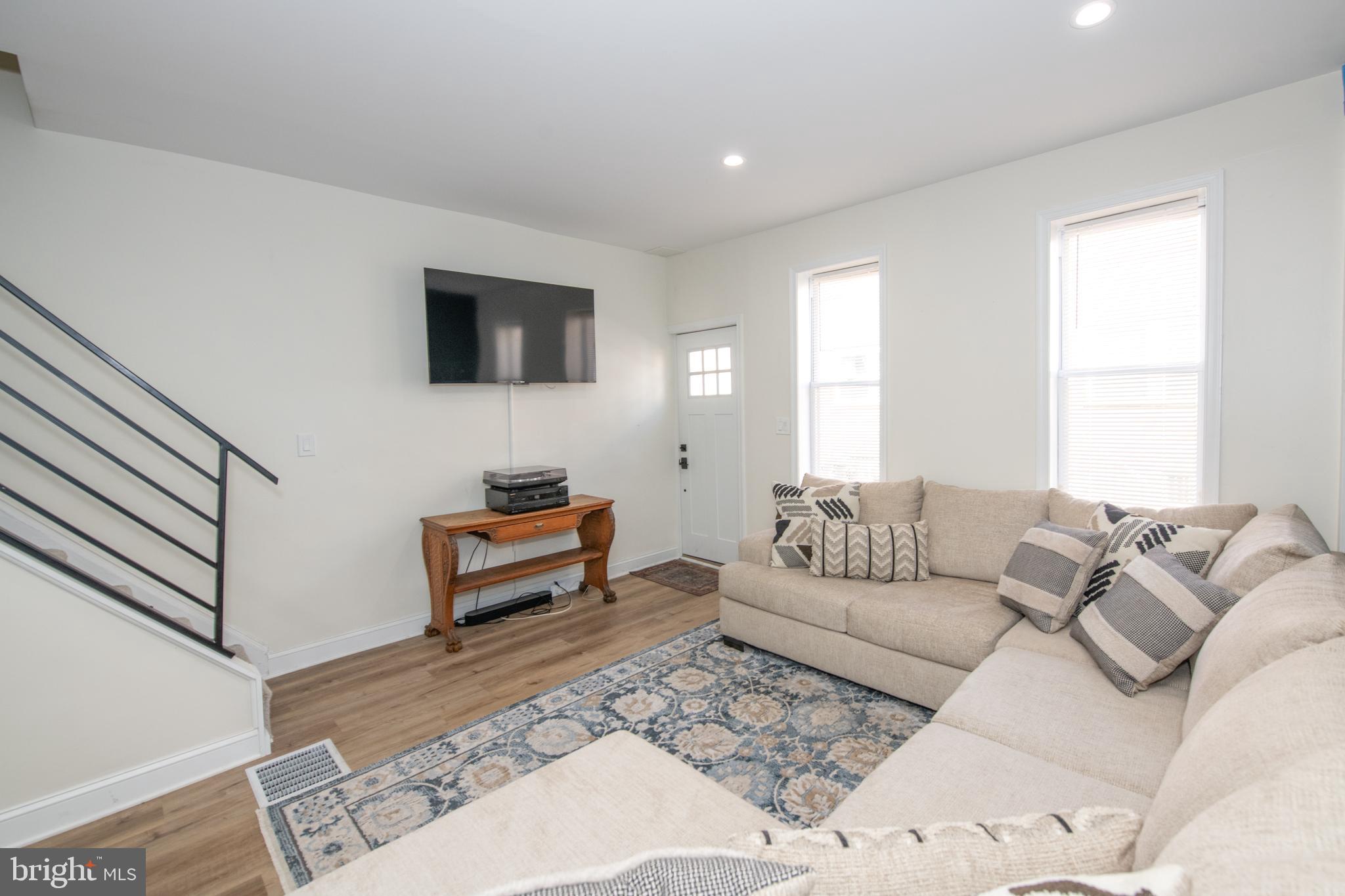 3269 LIVINGSTON STREET