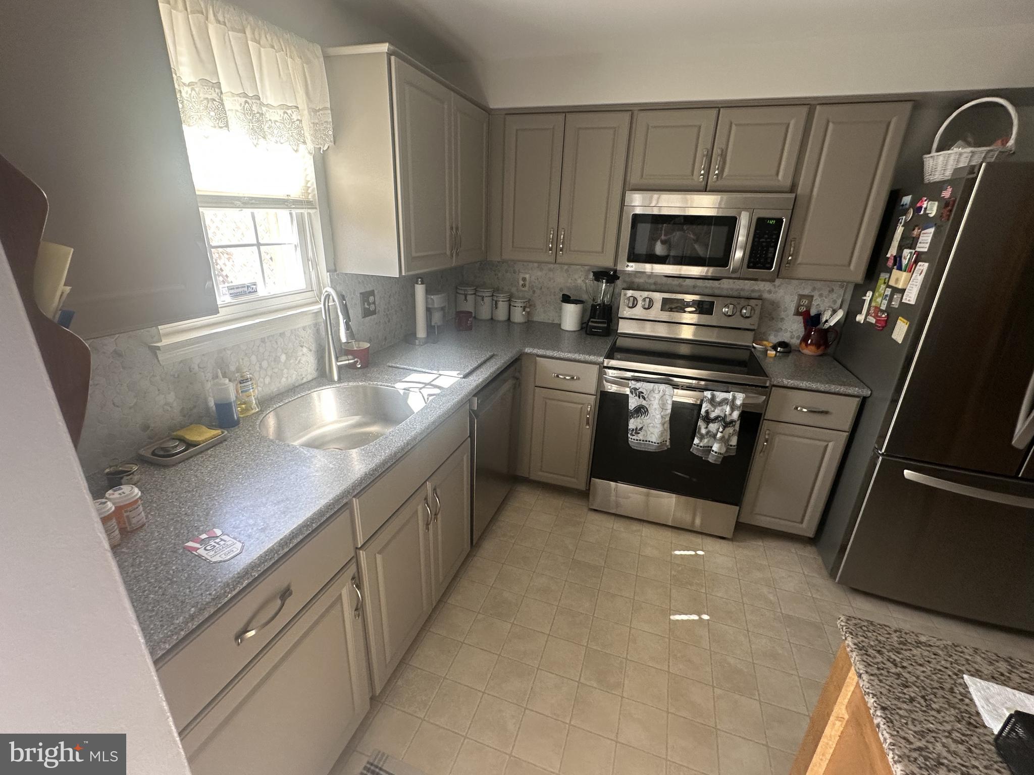 GEORGIAN HAMLET - Residential Lease