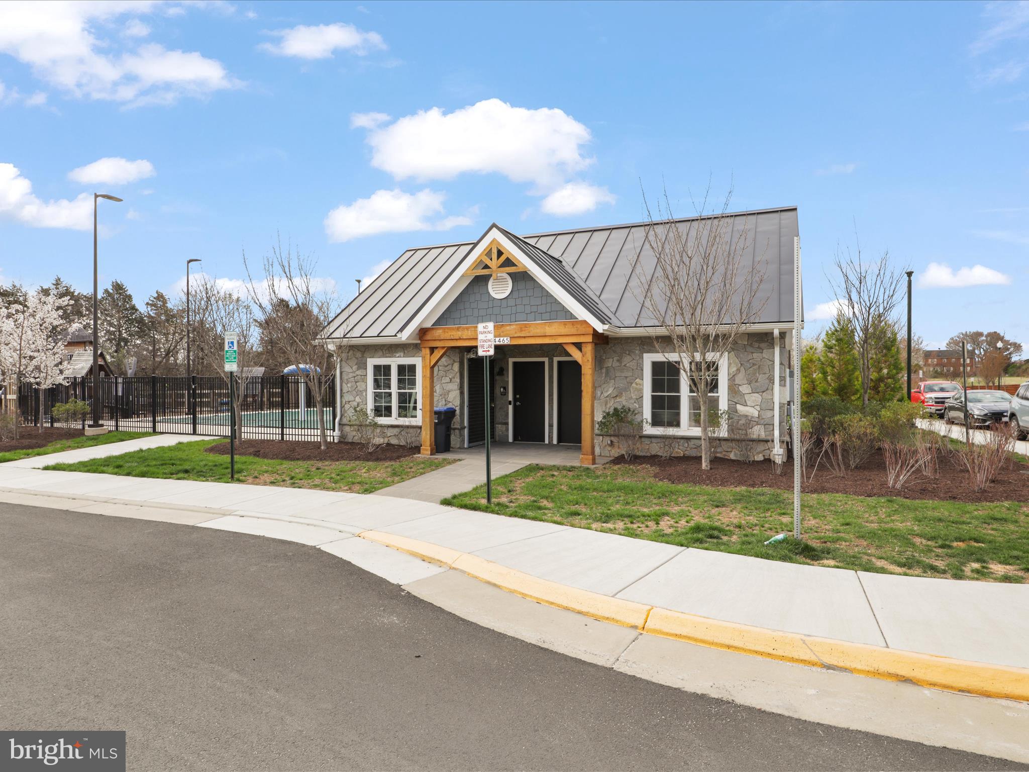 ROBINSON MANOR - Residential Lease