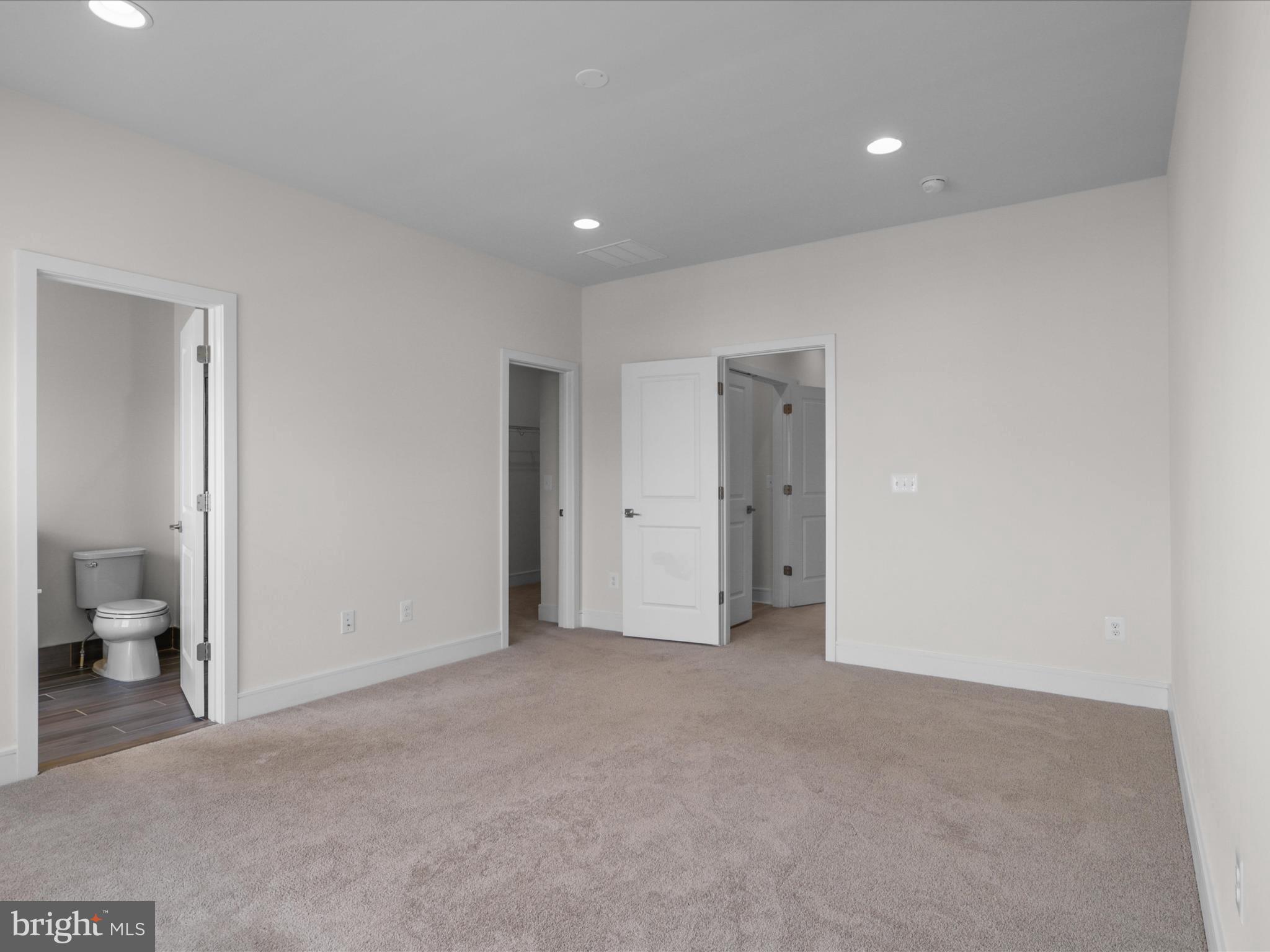 ROBINSON MANOR - Residential Lease