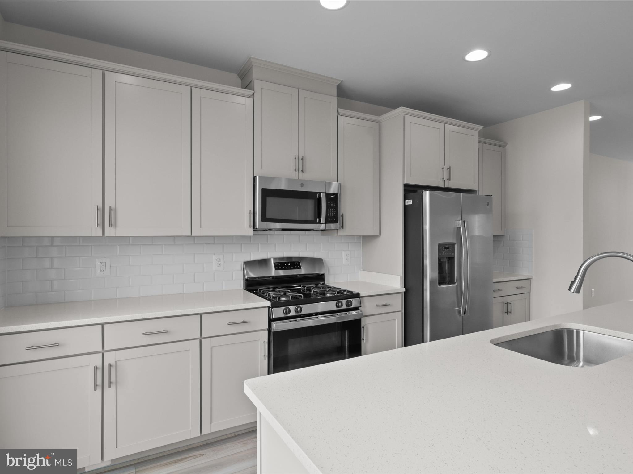 ROBINSON MANOR - Residential Lease