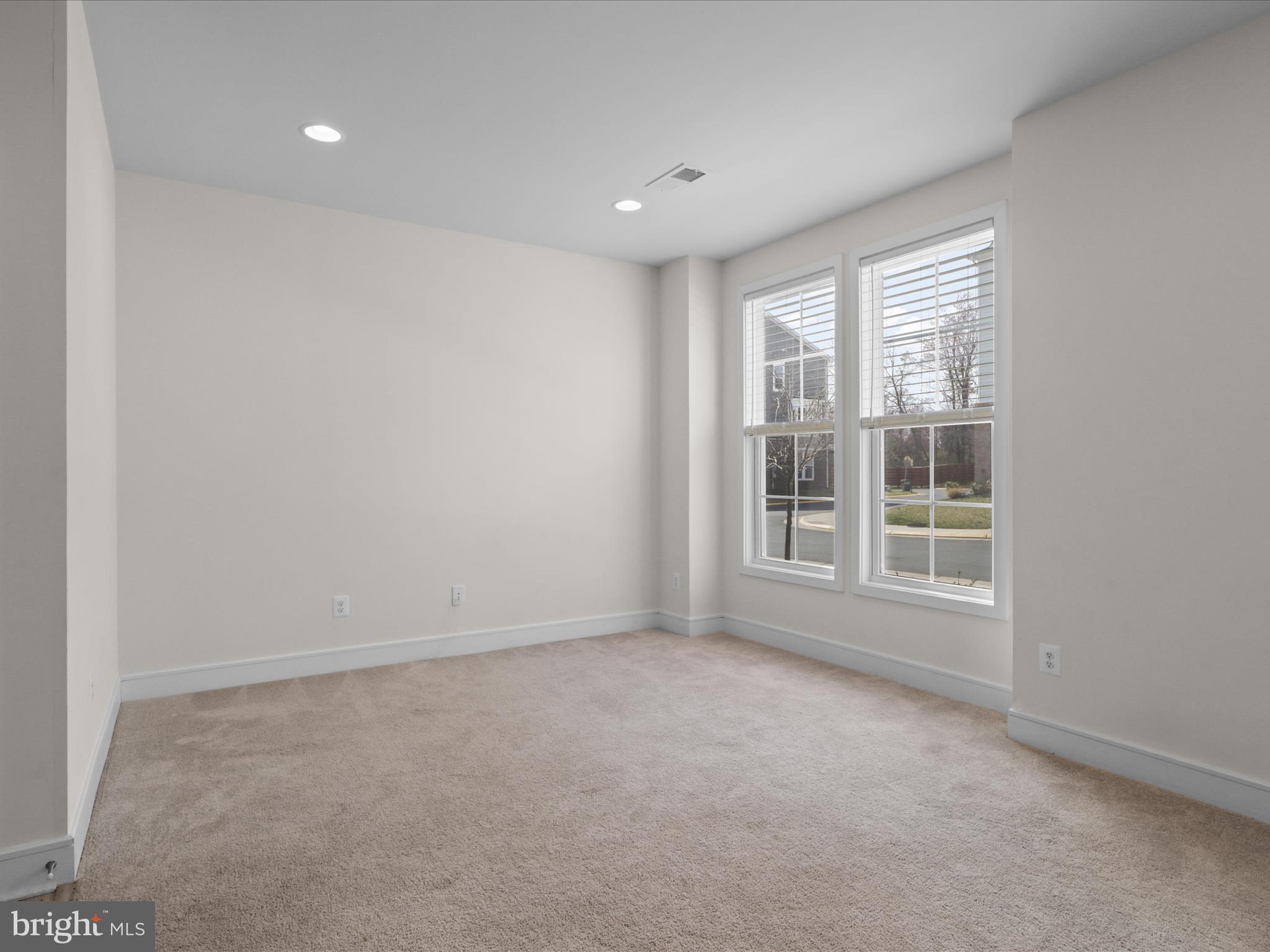 ROBINSON MANOR - Residential Lease