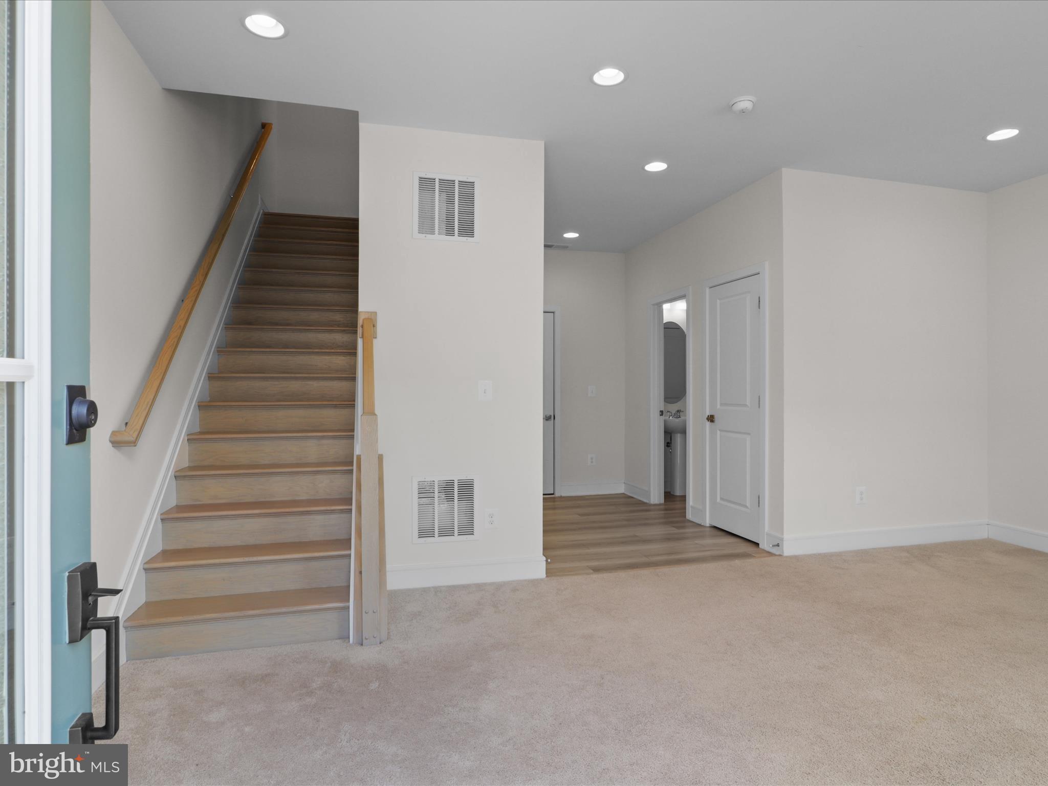 ROBINSON MANOR - Residential Lease