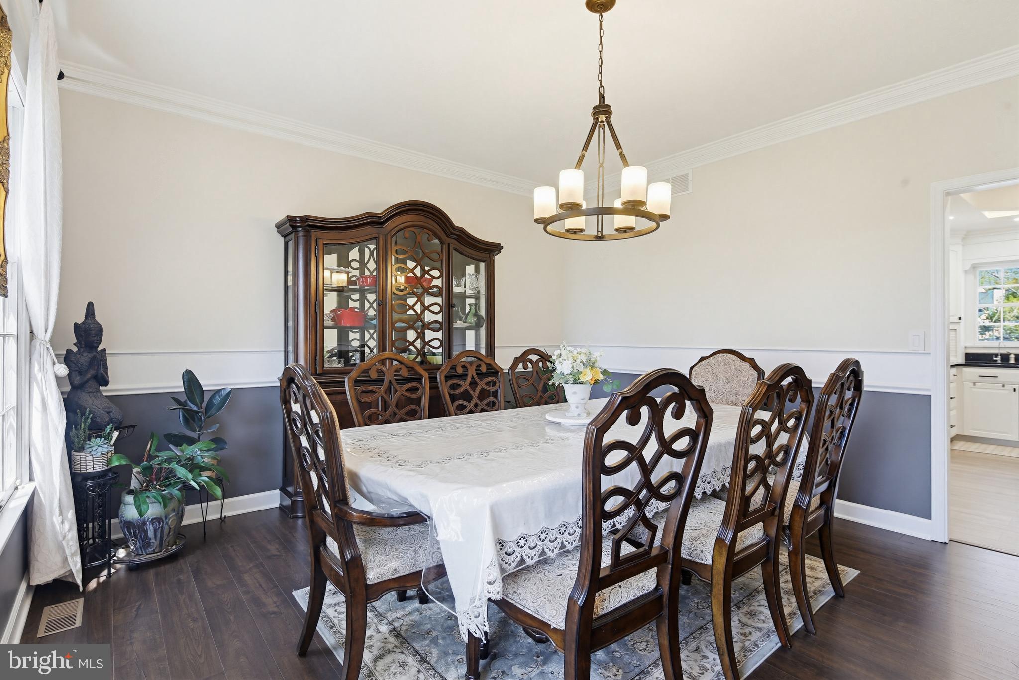 SHERLOCK HOLMES ESTATES - Residential