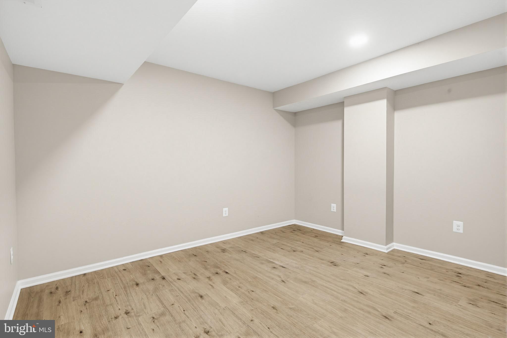 SHERLOCK HOLMES ESTATES - Residential