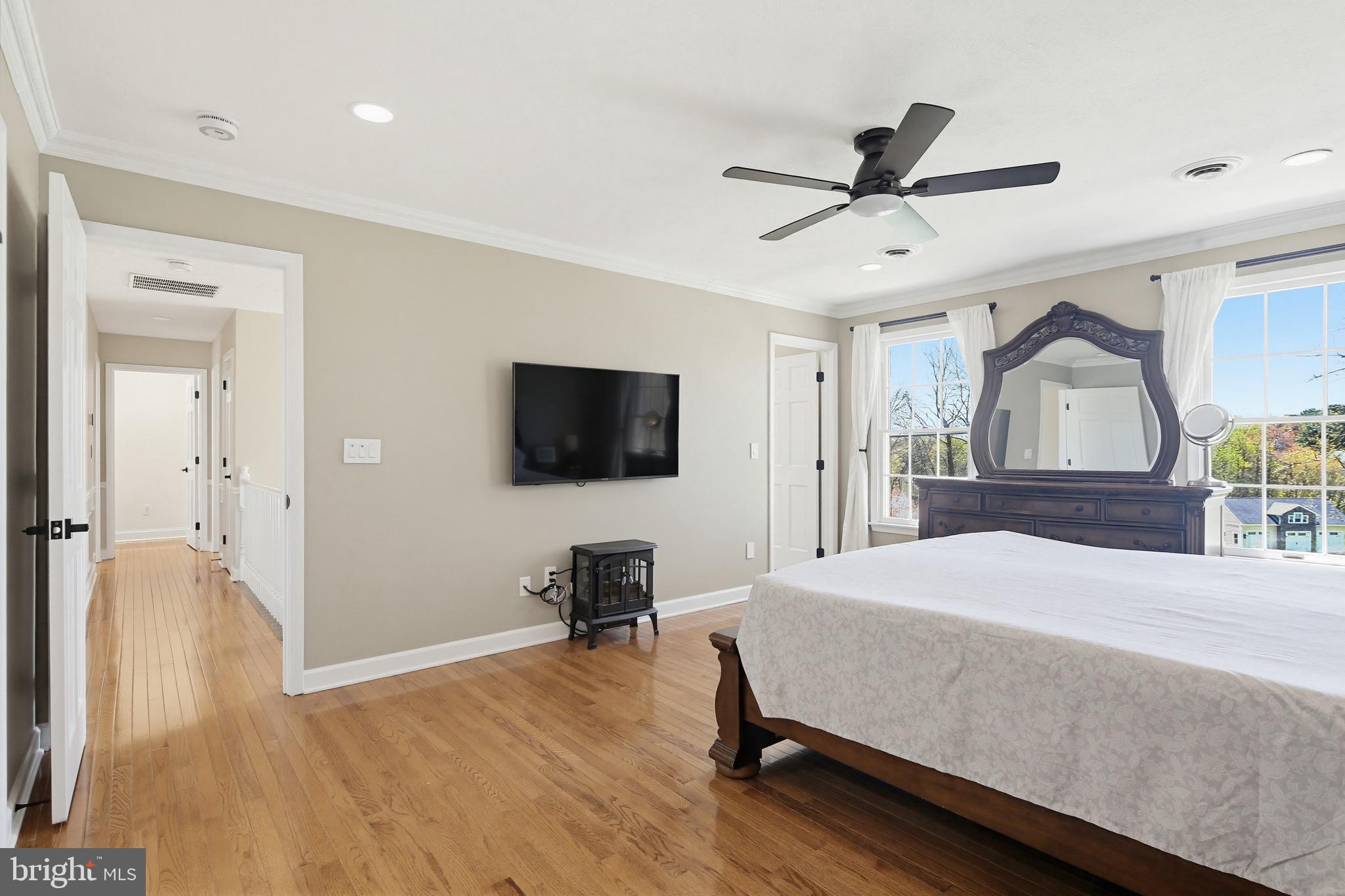 SHERLOCK HOLMES ESTATES - Residential