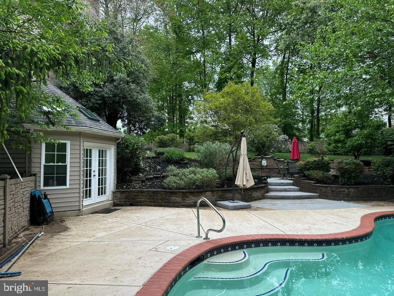 SHERLOCK HOLMES ESTATES - Residential