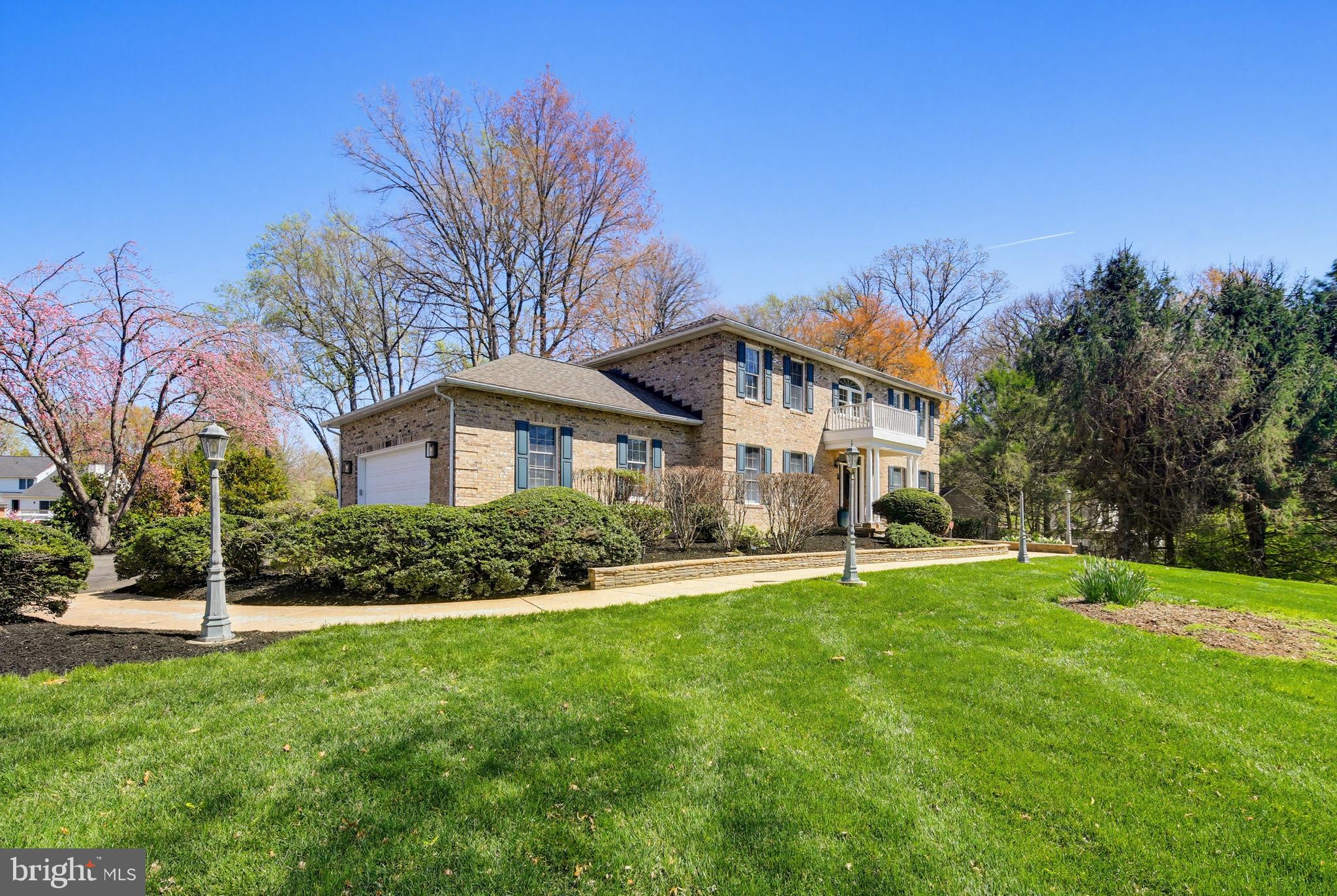 SHERLOCK HOLMES ESTATES - Residential