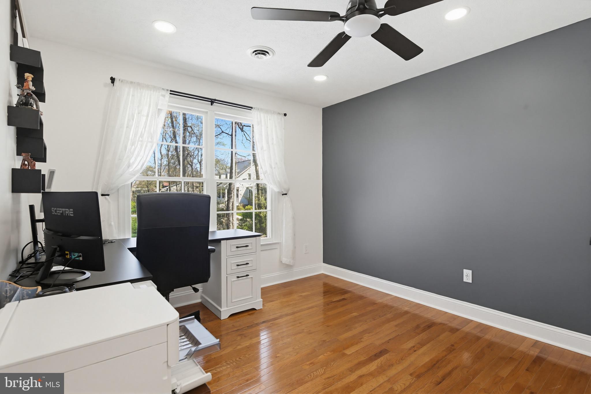 SHERLOCK HOLMES ESTATES - Residential