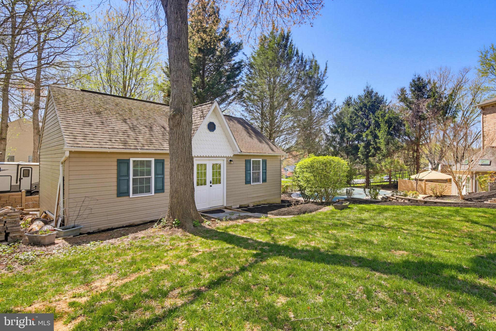 SHERLOCK HOLMES ESTATES - Residential