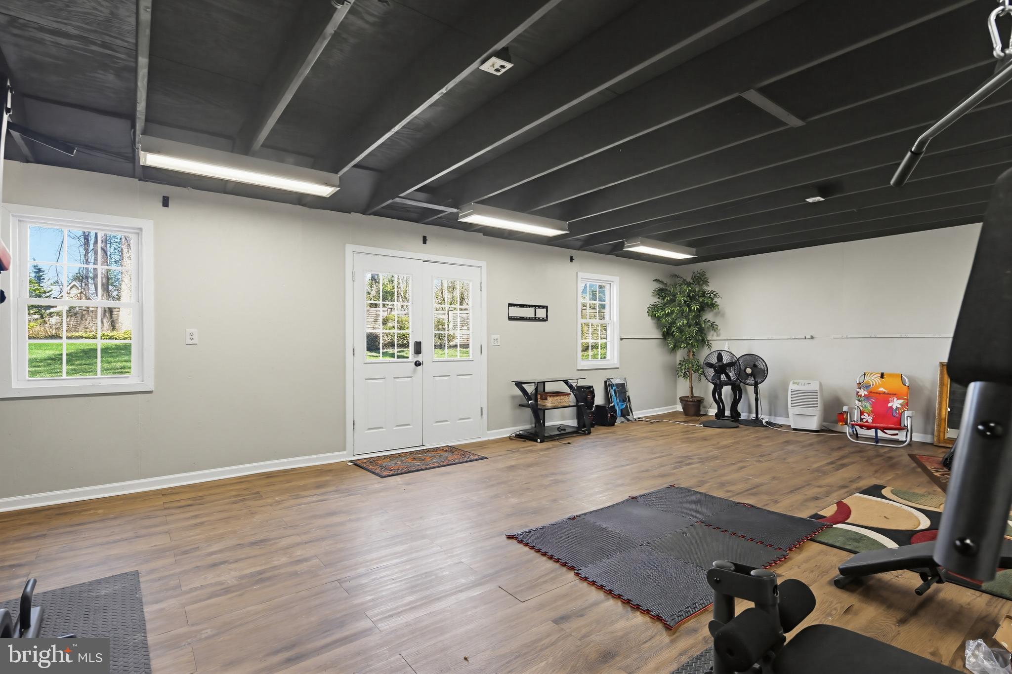 SHERLOCK HOLMES ESTATES - Residential