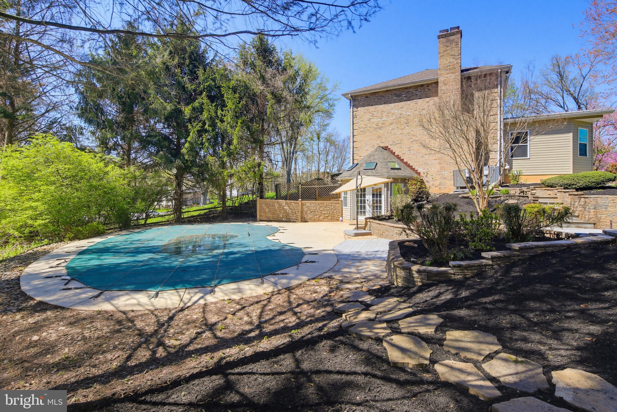 SHERLOCK HOLMES ESTATES - Residential