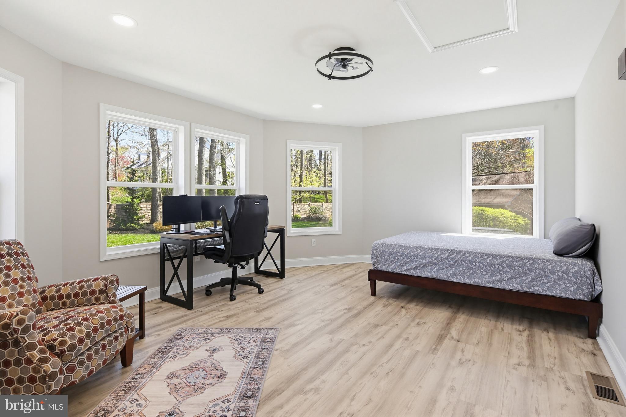 SHERLOCK HOLMES ESTATES - Residential