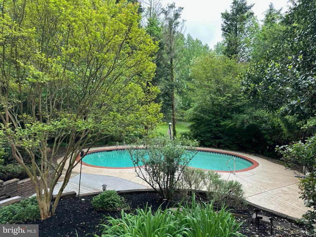 SHERLOCK HOLMES ESTATES - Residential