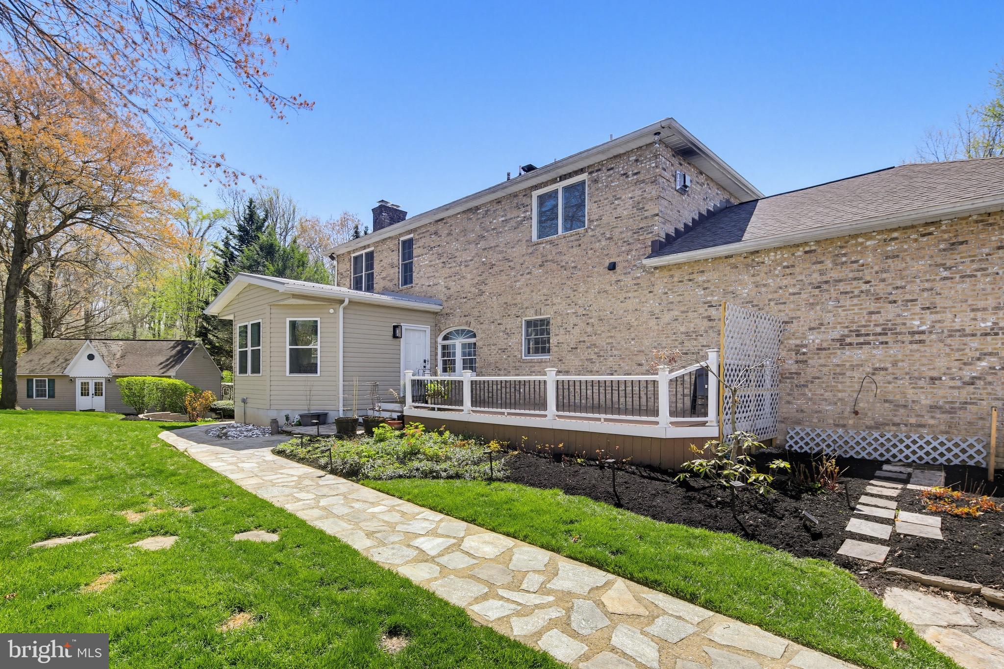 SHERLOCK HOLMES ESTATES - Residential