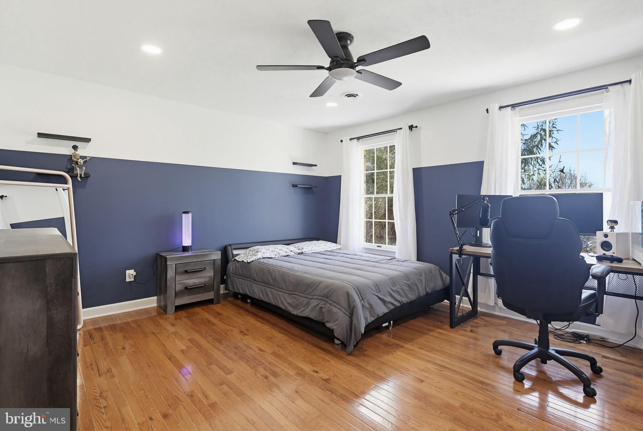 SHERLOCK HOLMES ESTATES - Residential