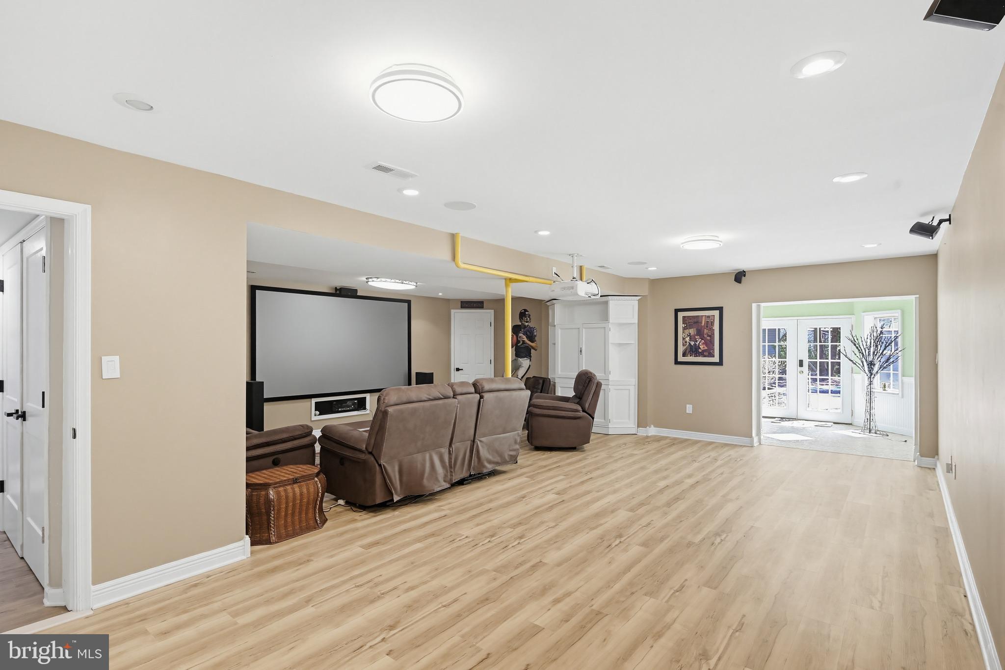 SHERLOCK HOLMES ESTATES - Residential