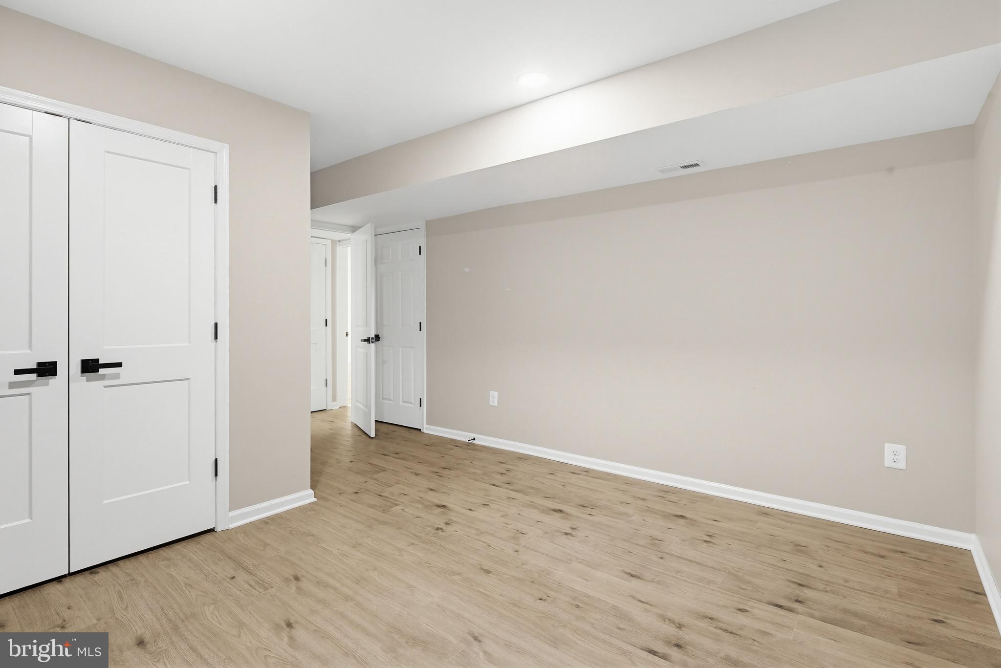 SHERLOCK HOLMES ESTATES - Residential