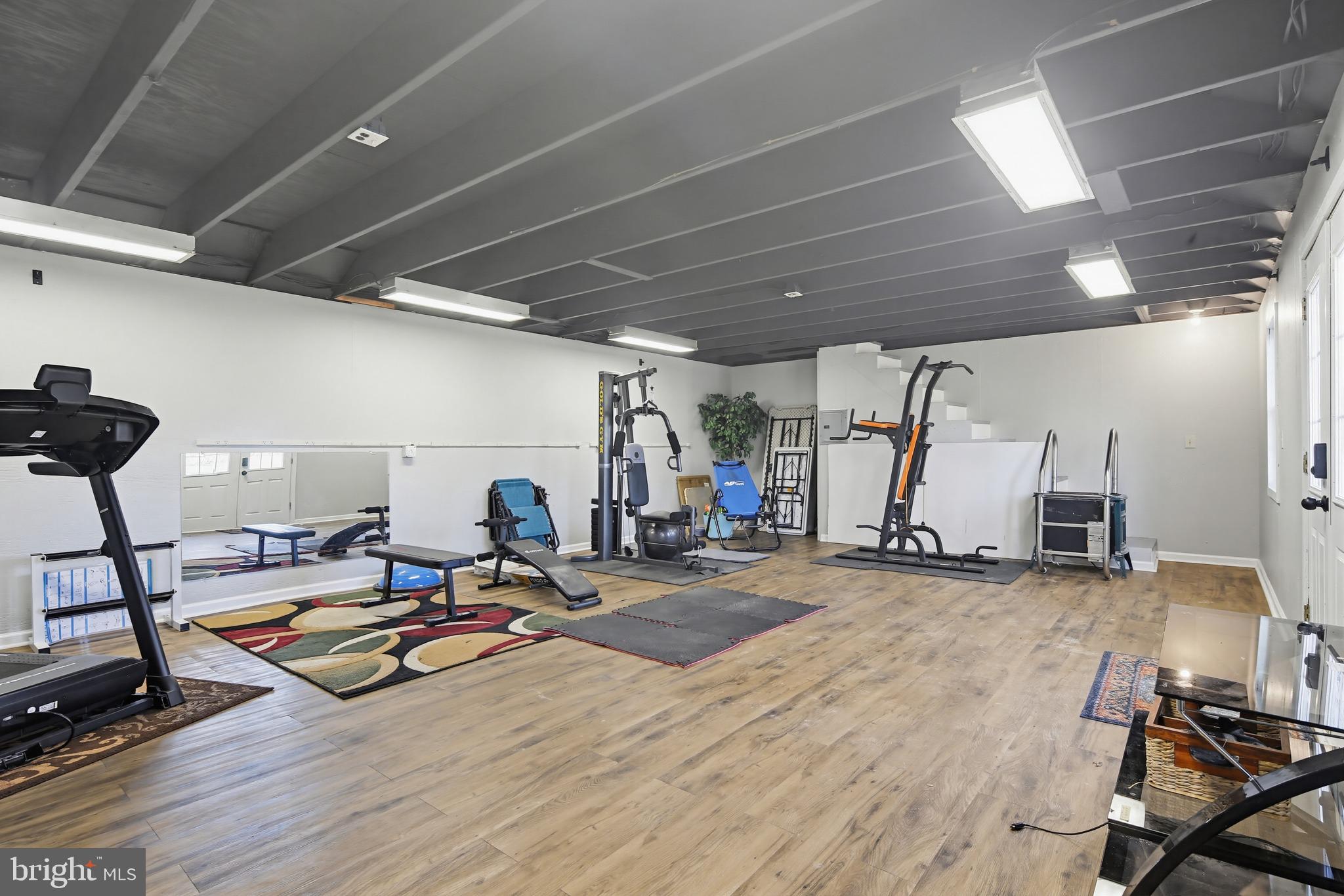 SHERLOCK HOLMES ESTATES - Residential