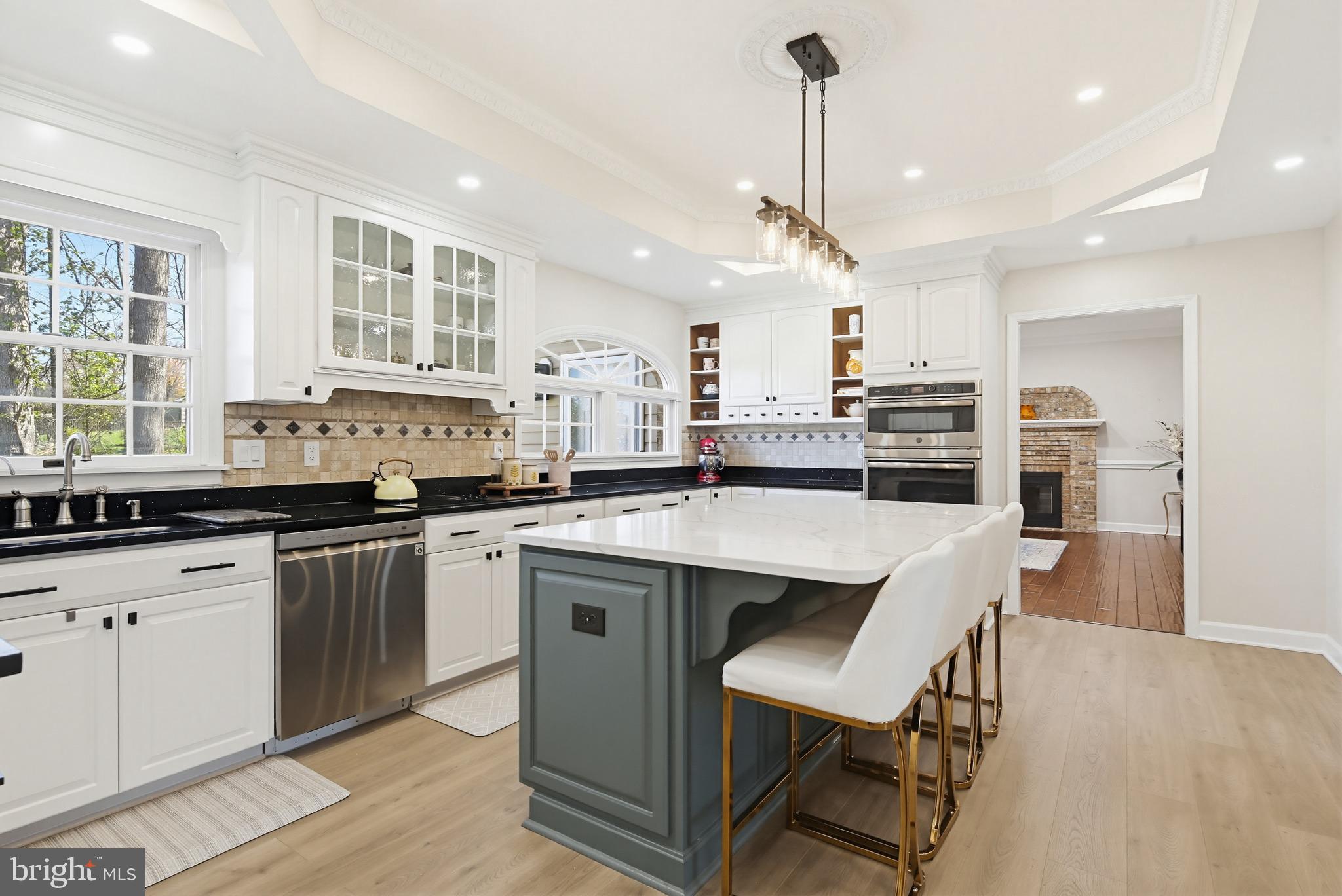 SHERLOCK HOLMES ESTATES - Residential