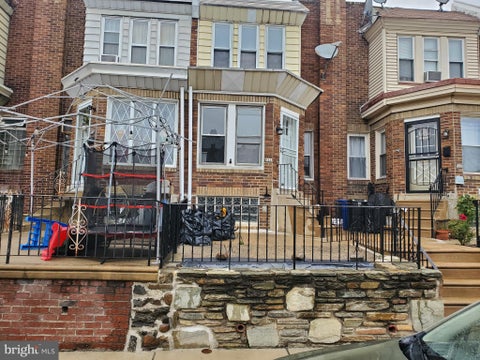 Townhouse For Sale - 851 E Sanger Street<br/> PHILADELPHIA, PA 19124