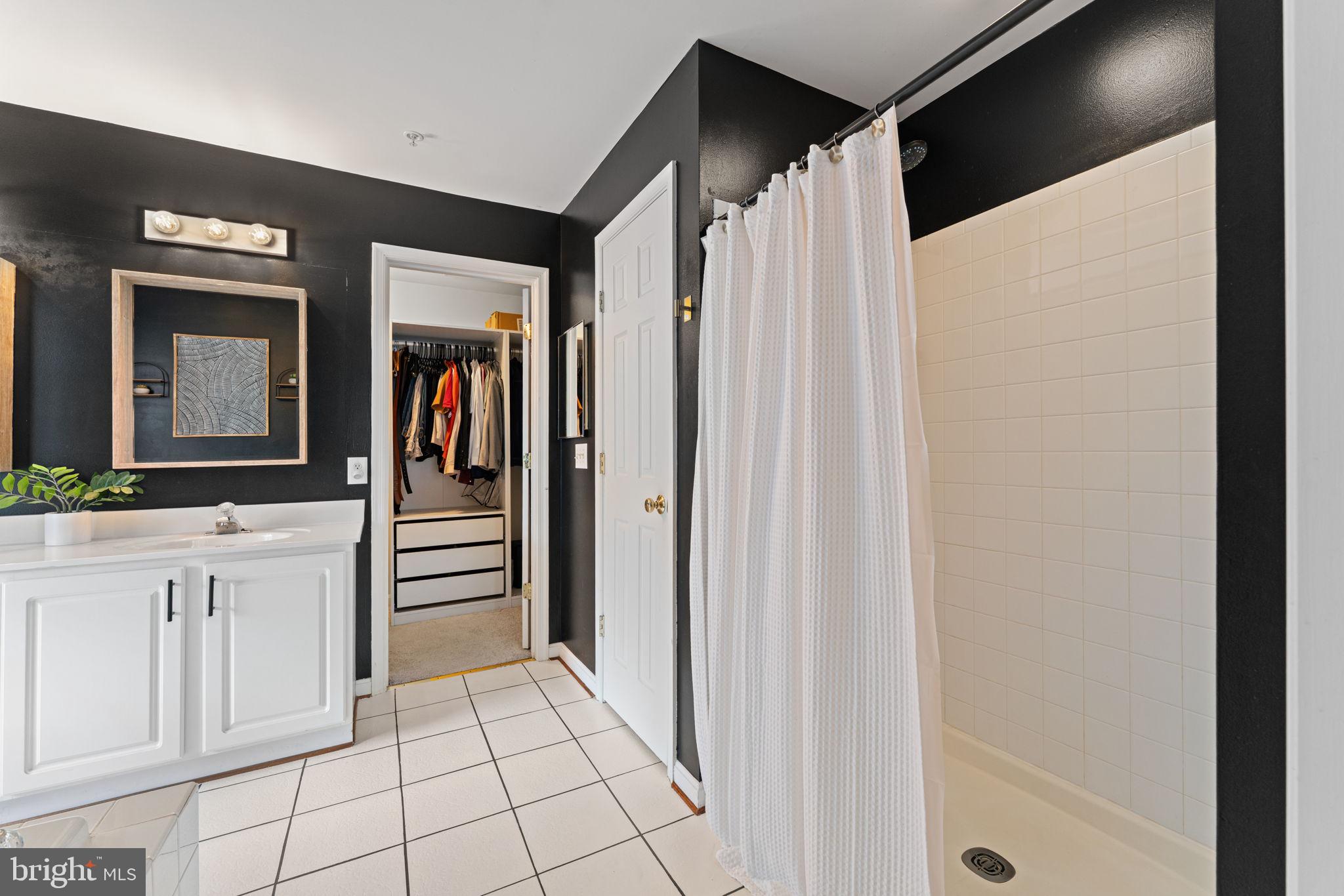 COLLINGTON ESTATES - Residential