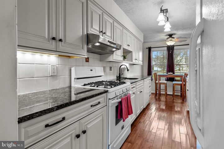 ORCHARD HILL - Residential