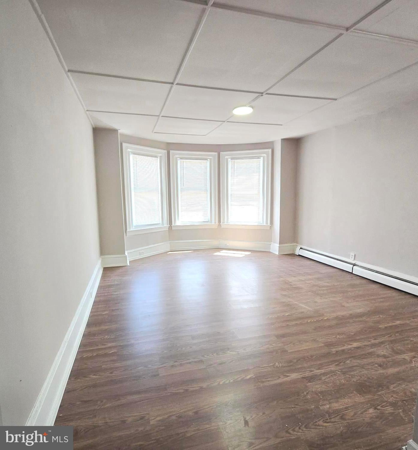 509 E WASHINGTON LANE 2ND FLOOR FRONT