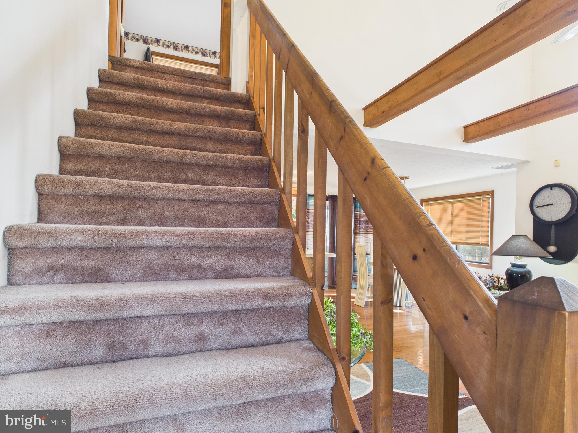 ARROWHEAD  LAKES - Residential