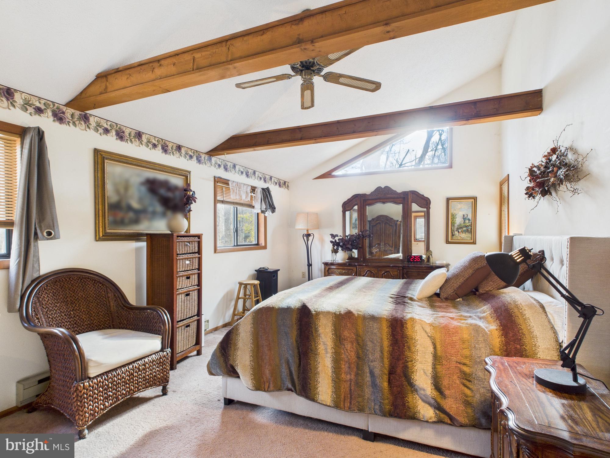 ARROWHEAD  LAKES - Residential